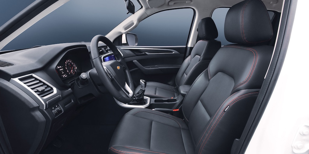 Chevrolet S10 Max 2025, pickup 4 cilindros asiento del conductor con ajuste de 4 vías