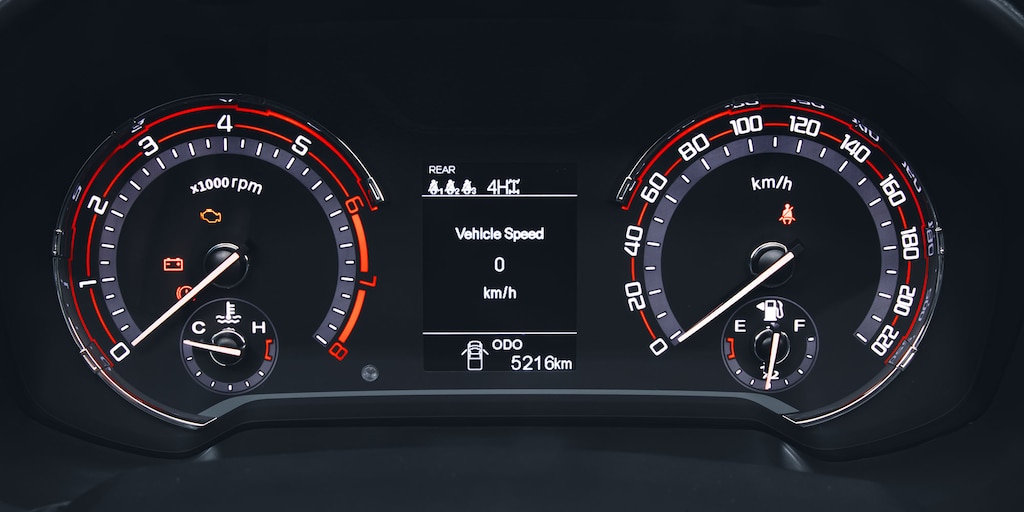 Chevrolet S10 Max 2025, pickup de trabajo con panel de instrumentos a color